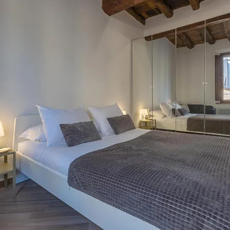 Apartment Nel Centro Storico Lovely Ferrara