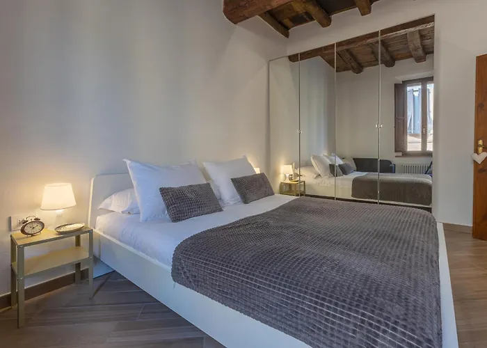 Apartament Guesthost - Nel Centro Storico Lovely Ferrara