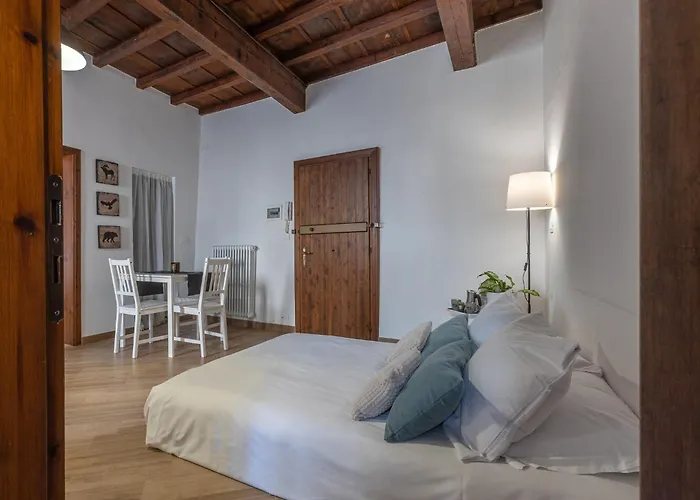 Guesthost - Nel Centro Storico Lovely Apartament