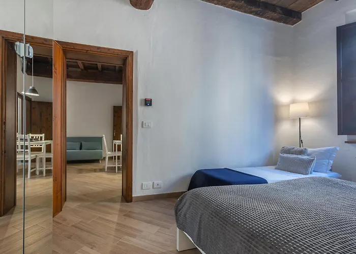 Guesthost - Nel Centro Storico Lovely Apartament Ferrara